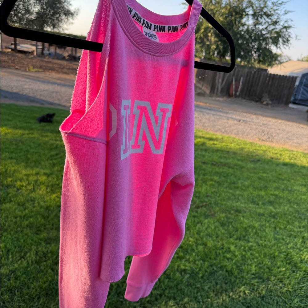 PINK - Picture 2 of 9